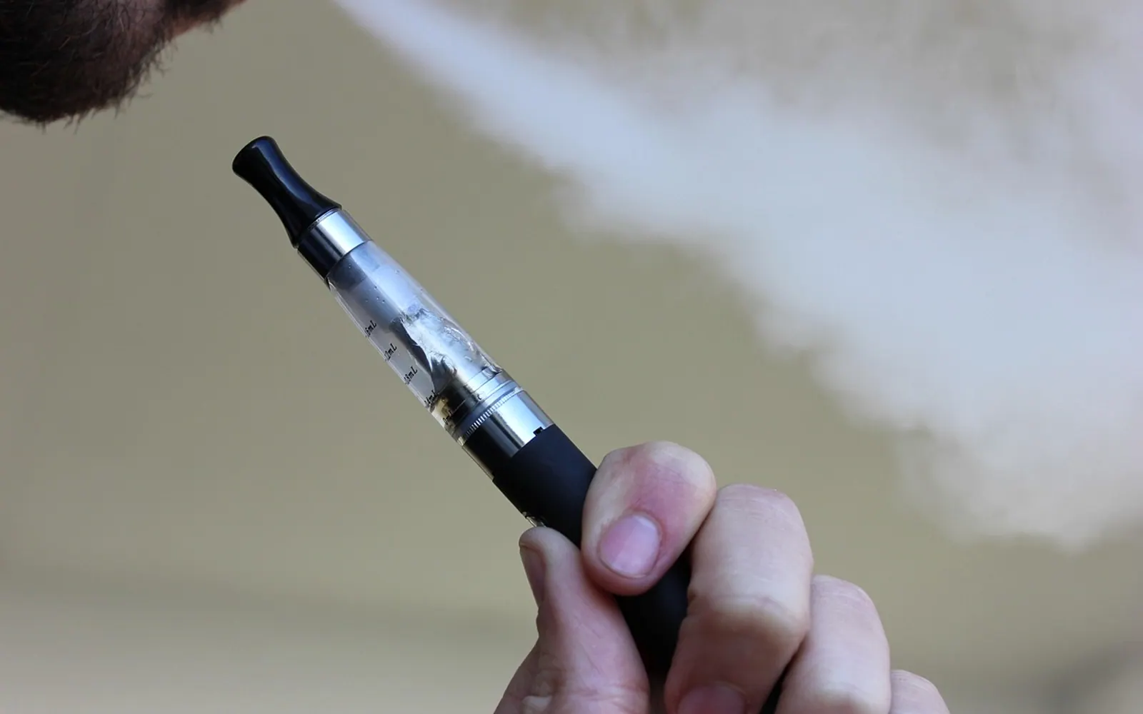 E cigarette, vaping and electronic cigarette