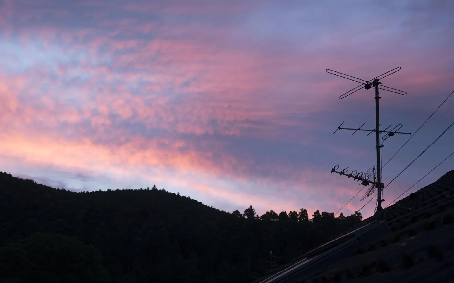 Heaven, antenna and roof