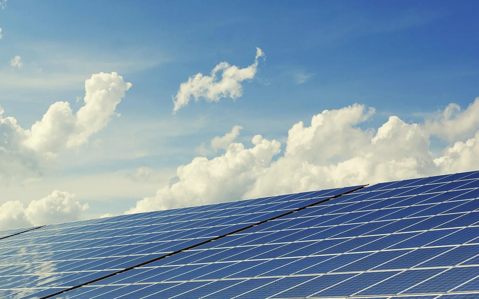 Photovoltaic, photovoltaic system and solar system