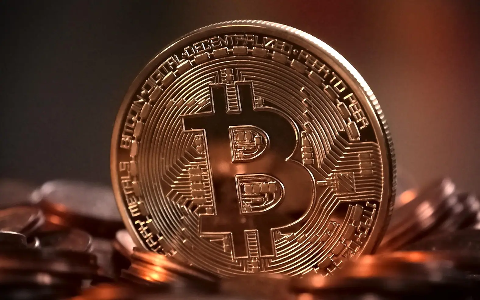 Bitcoin, cryptocurrency and digital