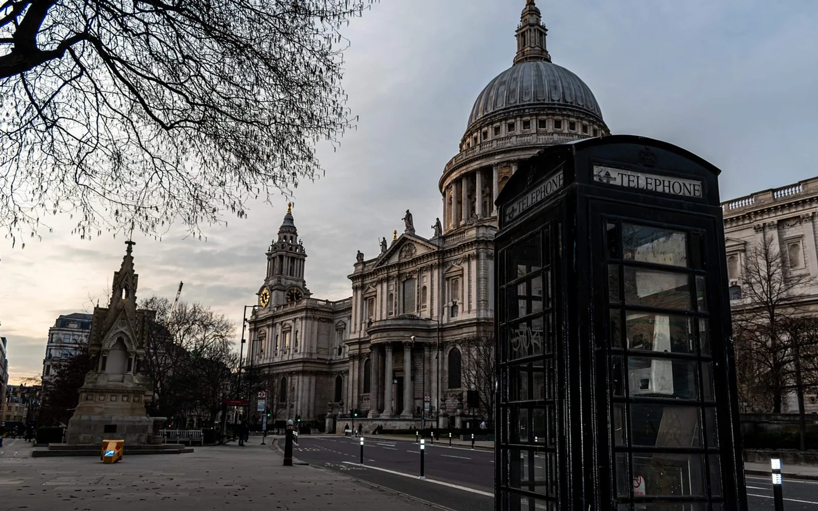 Cathedral, london and architecture