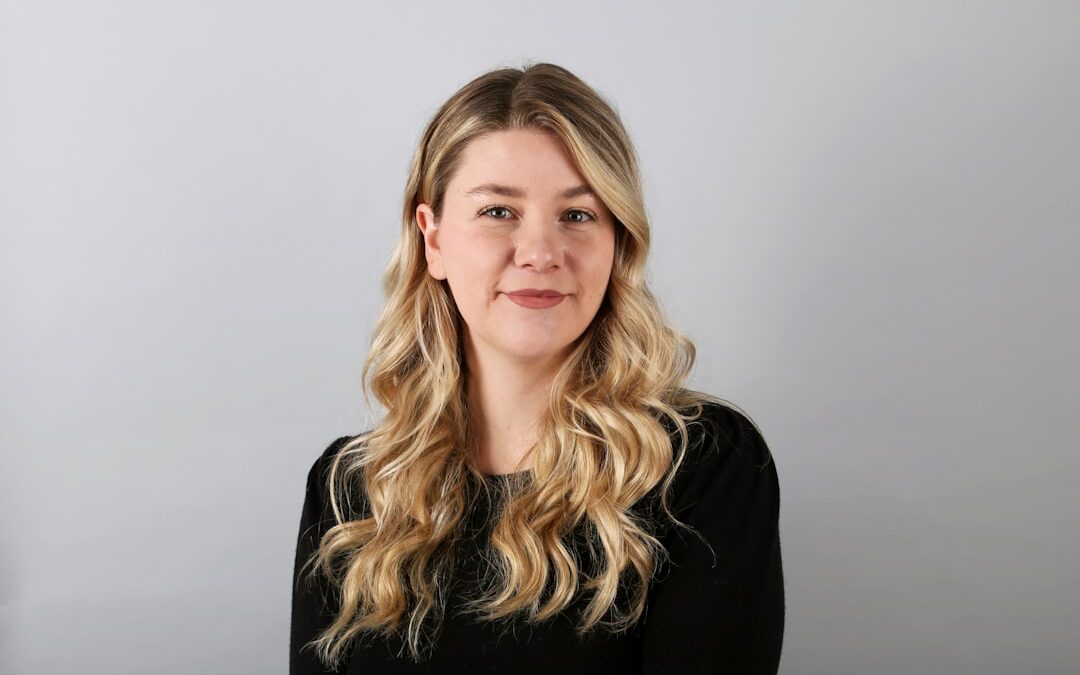 Create a Polished Professional Image with an AI Headshot Generator